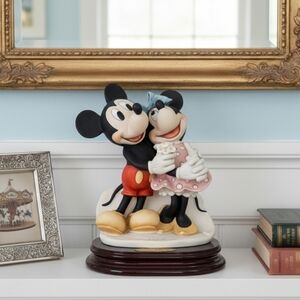 Giuseppe Armani Disney Mickey and Minnie Black Red Sculpture